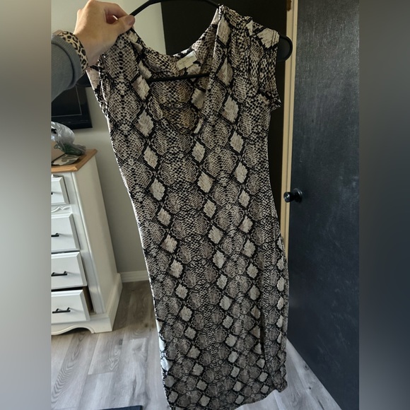 Snake print bodycon midi dress - Picture 1 of 1